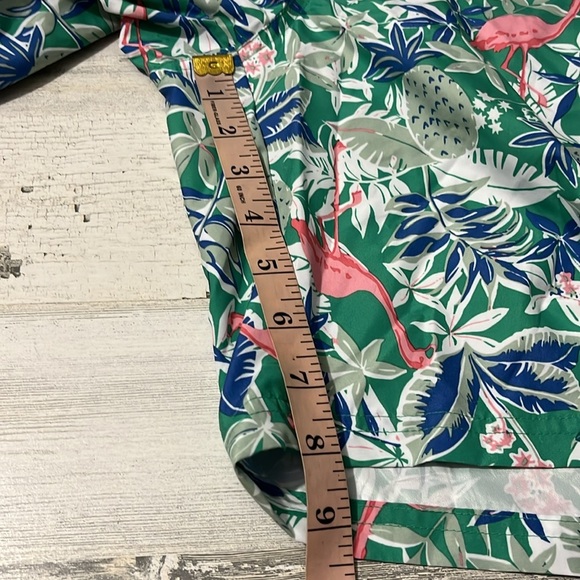 Izod Flamingo Swim Trunks Size Large NWT - Picture 10 of 11